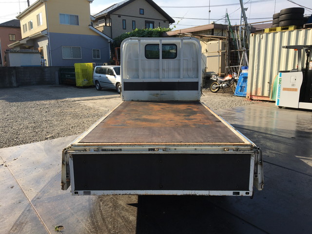 トヨタトヨエース平ボディ小型（2t・3t）[写真12]