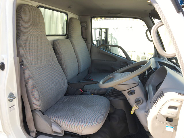 トヨタトヨエース平ボディ小型（2t・3t）[写真26]