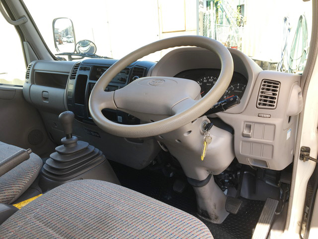 トヨタトヨエース平ボディ小型（2t・3t）[写真29]