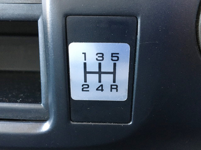 トヨタトヨエース平ボディ小型（2t・3t）[写真34]