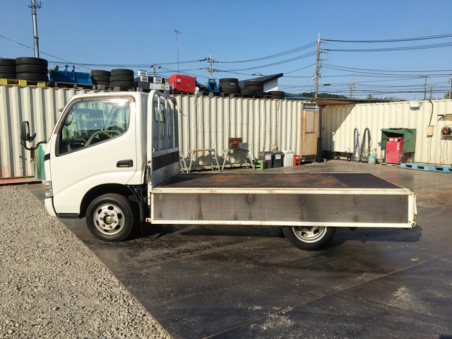 トヨタトヨエース平ボディ小型（2t・3t）[写真06]