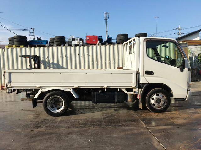 トヨタトヨエース平ボディ小型（2t・3t）[写真07]
