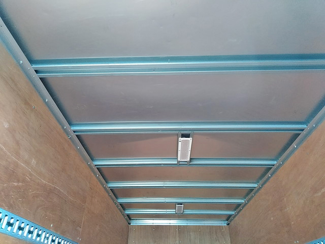 三菱ふそうキャンターパネルバン小型（2t・3t）[写真10]