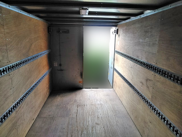 三菱ふそうキャンターパネルバン小型（2t・3t）[写真12]