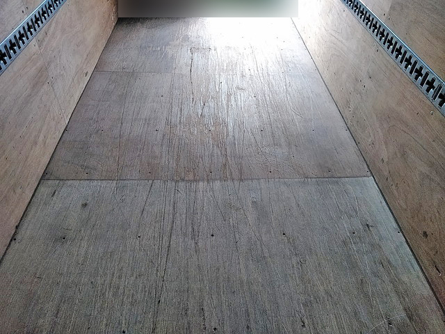 三菱ふそうキャンターパネルバン小型（2t・3t）[写真13]