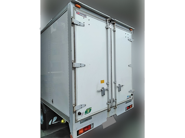 三菱ふそうキャンターパネルバン小型（2t・3t）[写真04]