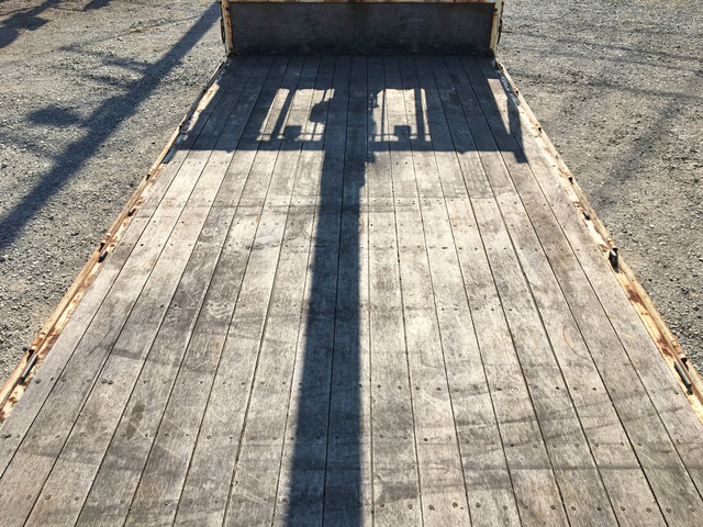 いすゞフォワードユニック3段中型（4t）[写真15]