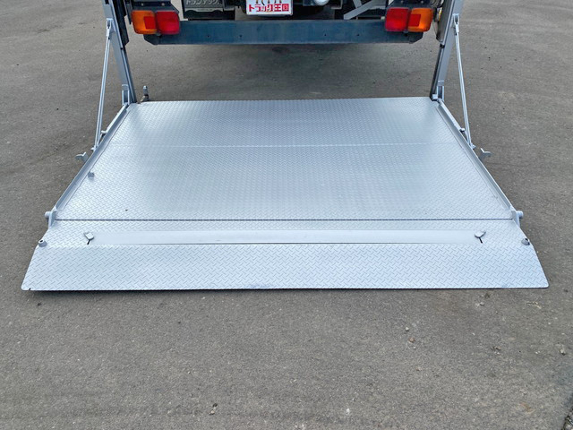 日野レンジャー平ボディ中型（4t）[写真15]