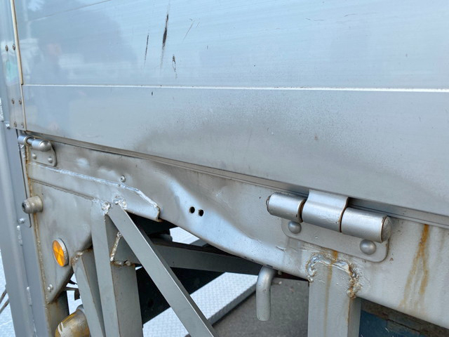 日野レンジャー平ボディ中型（4t）[写真17]