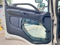 日野レンジャー平ボディ中型（4t）[写真27]