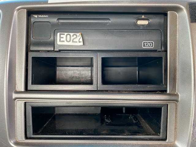 日野レンジャー平ボディ中型（4t）[写真36]