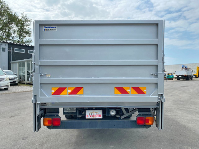 日野レンジャー平ボディ中型（4t）[写真08]