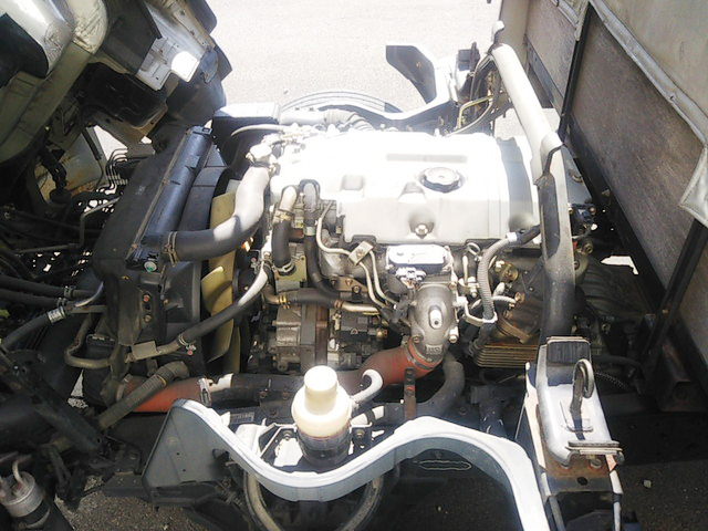 三菱ふそうキャンター幌ウイング小型（2t・3t）[写真17]