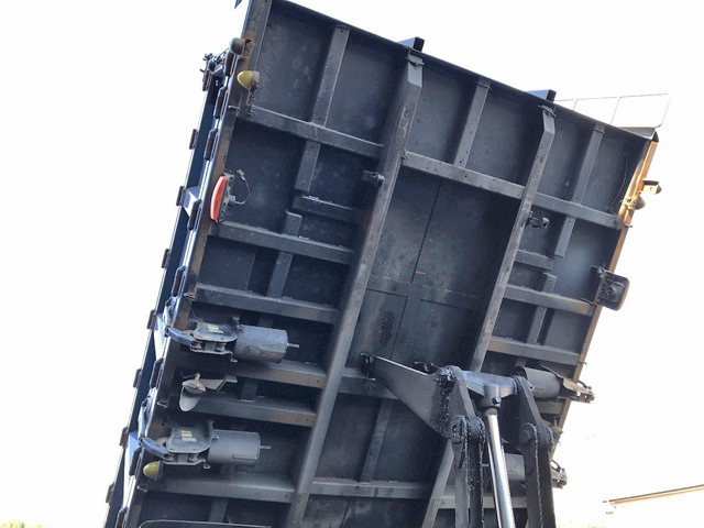 三菱ふそうファイター深ダンプ（土砂禁ダンプ）増トン（6t・8t）[写真23]