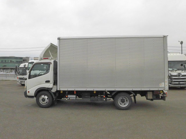 日野デュトロアルミバン小型（2t・3t）[写真05]
