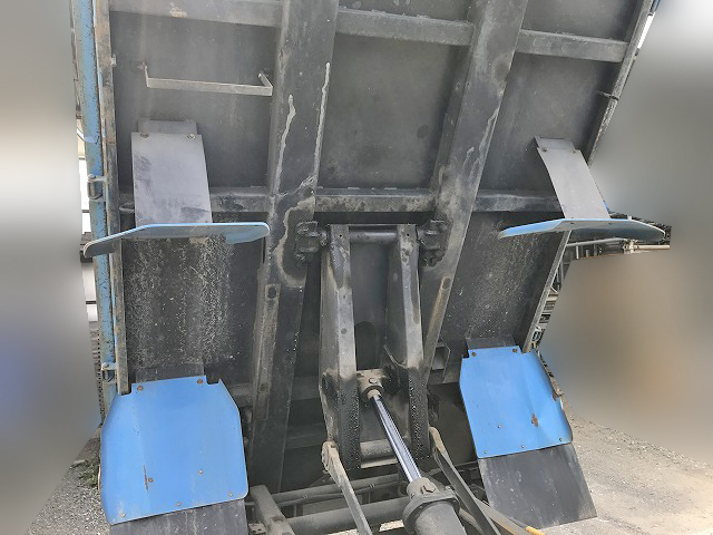 いすゞエルフダンプ小型（2t・3t）[写真14]