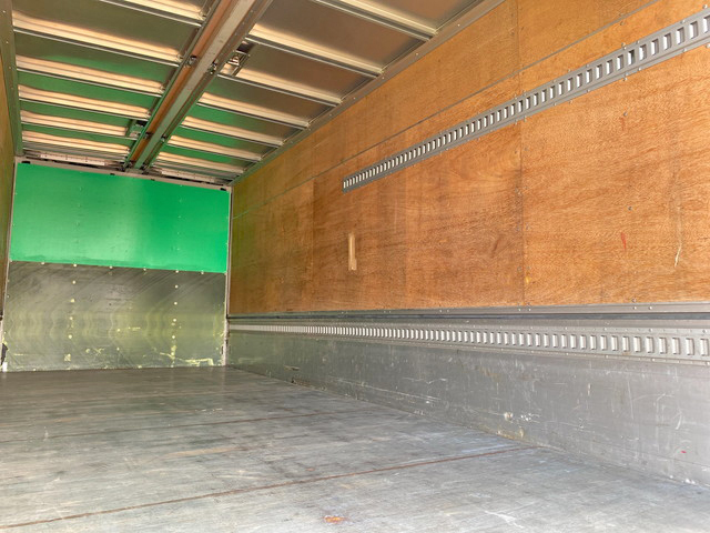 いすゞフォワードアルミウイング中型（4t）[写真12]