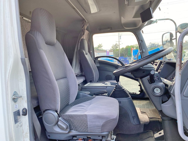 いすゞフォワードアルミウイング中型（4t）[写真30]