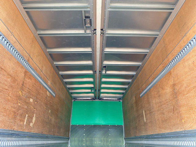 いすゞフォワードアルミウイング中型（4t）[写真09]