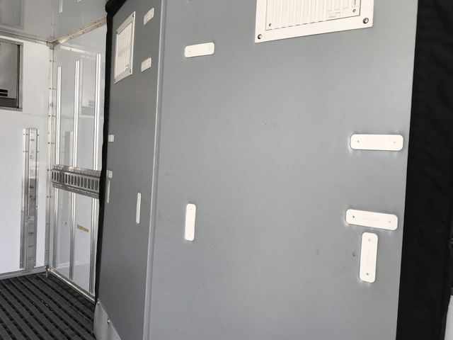 三菱ふそうキャンター冷凍車（冷蔵車）小型（2t・3t）[写真12]