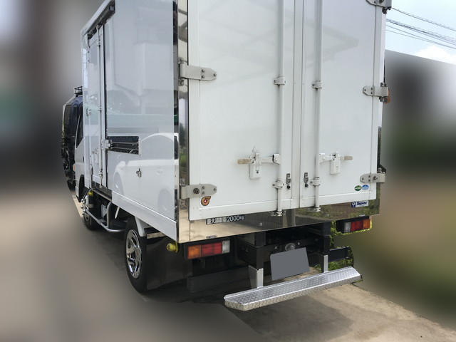 三菱ふそうキャンター冷凍車（冷蔵車）小型（2t・3t）[写真06]