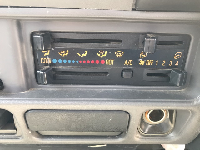 いすゞエルフクレーン5段小型（2t・3t）[写真37]