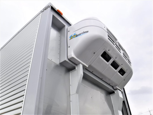 日野レンジャー冷蔵冷凍ウイング中型（4t）[写真10]