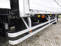 日野レンジャー冷蔵冷凍ウイング中型（4t）[写真18]