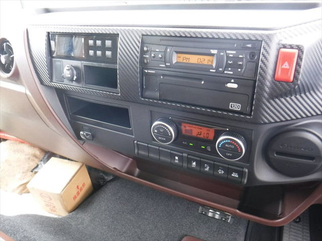 日野レンジャー冷蔵冷凍ウイング中型（4t）[写真28]