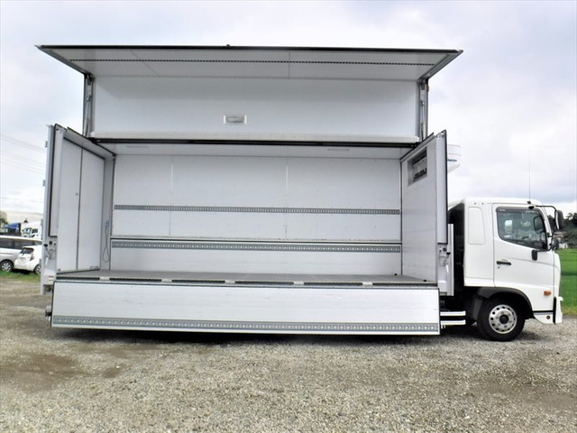 日野レンジャー冷蔵冷凍ウイング中型（4t）[写真05]