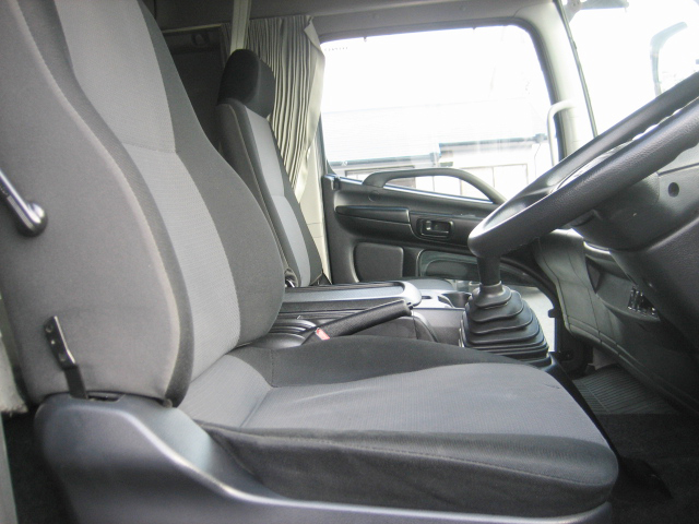 日野レンジャーアルミウイング中型（4t）[写真20]