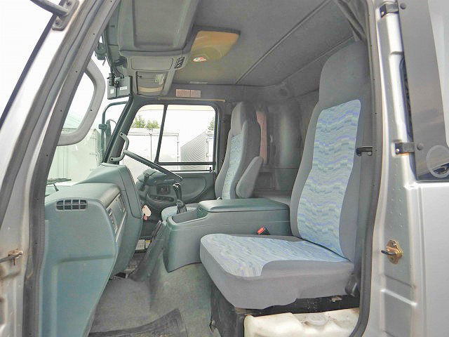 UDトラックスコンドル深ダンプ（土砂禁ダンプ）増トン（6t・8t）[写真20]