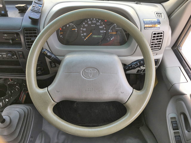 トヨタトヨエースクレーン6段小型（2t・3t）[写真35]