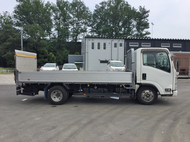 いすゞエルフアルミブロック小型（2t・3t）[写真06]