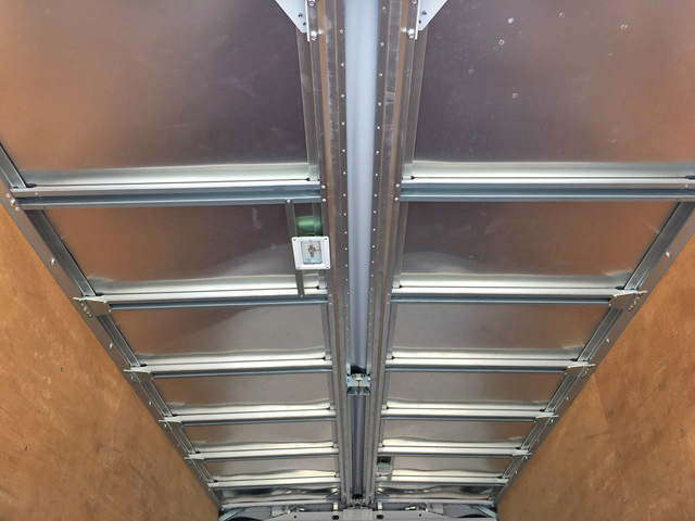 三菱ふそうキャンターアルミウイング小型（2t・3t）[写真10]