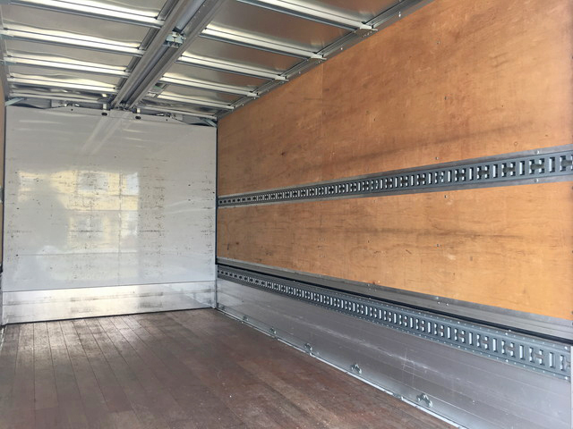 三菱ふそうキャンターアルミウイング小型（2t・3t）[写真12]