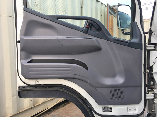 三菱ふそうキャンターアルミウイング小型（2t・3t）[写真29]