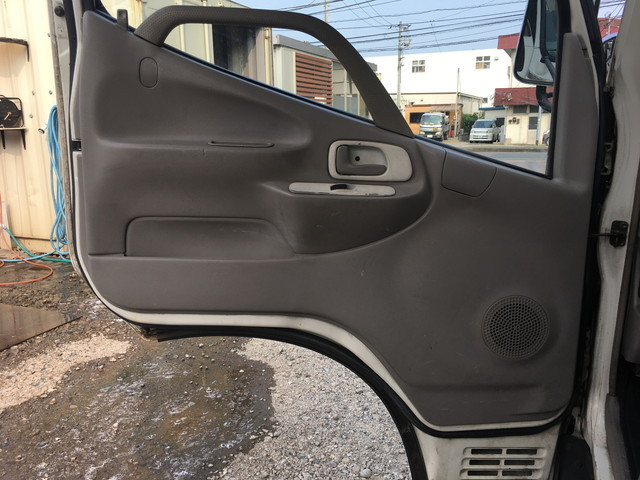 日野デュトロ平ボディ小型（2t・3t）[写真27]