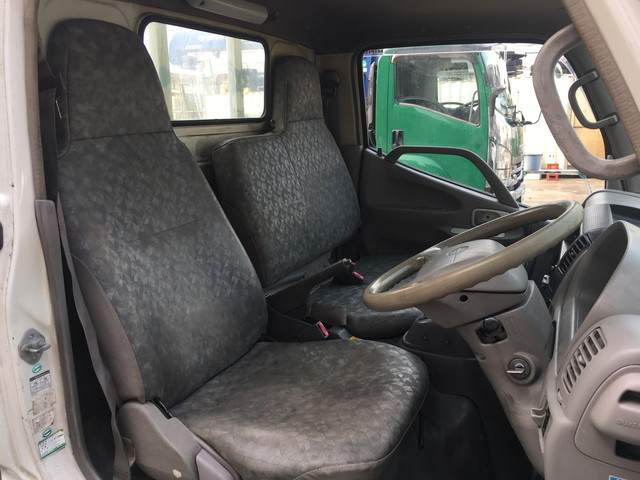 日野デュトロ平ボディ小型（2t・3t）[写真29]