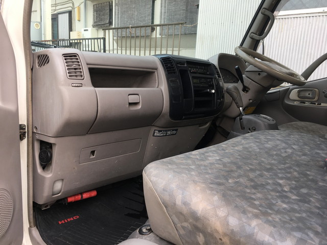 日野デュトロ平ボディ小型（2t・3t）[写真32]