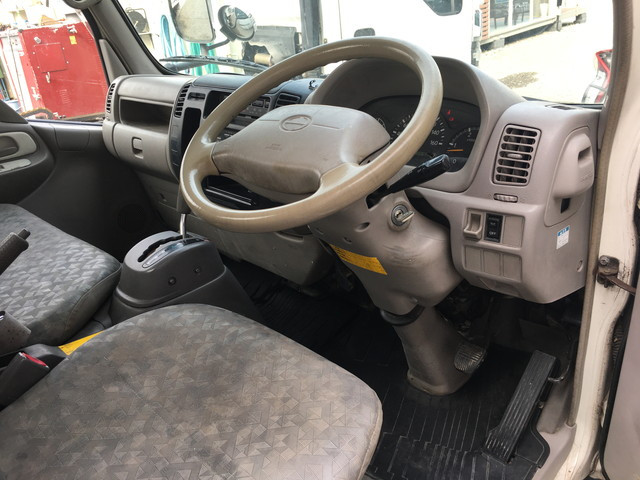 日野デュトロ平ボディ小型（2t・3t）[写真33]