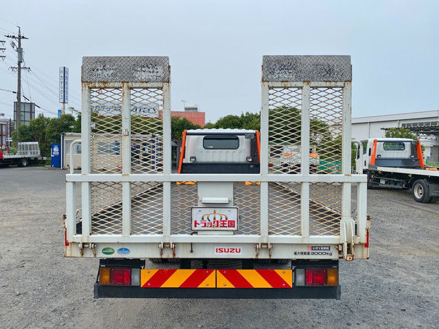 いすゞエルフセーフティローダー小型（2t・3t）[写真10]