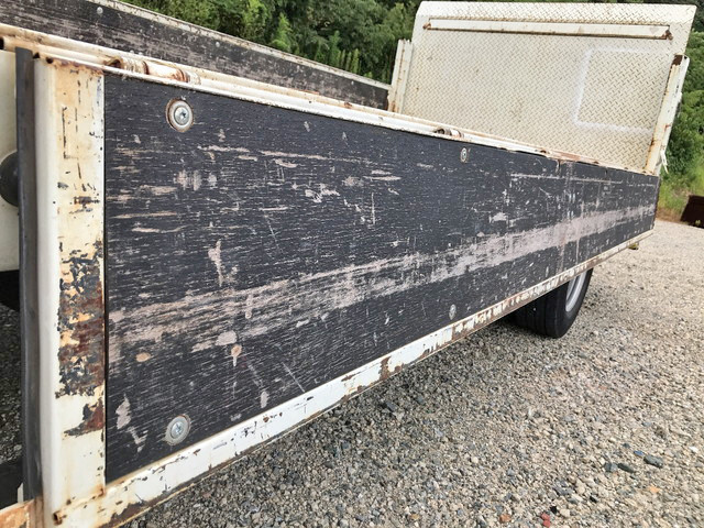 三菱ふそうキャンター平ボディ小型（2t・3t）[写真15]