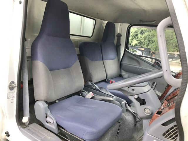 三菱ふそうキャンター平ボディ小型（2t・3t）[写真30]