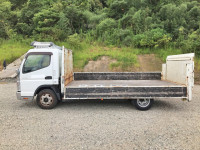 三菱ふそうキャンター平ボディ小型（2t・3t）[写真06]