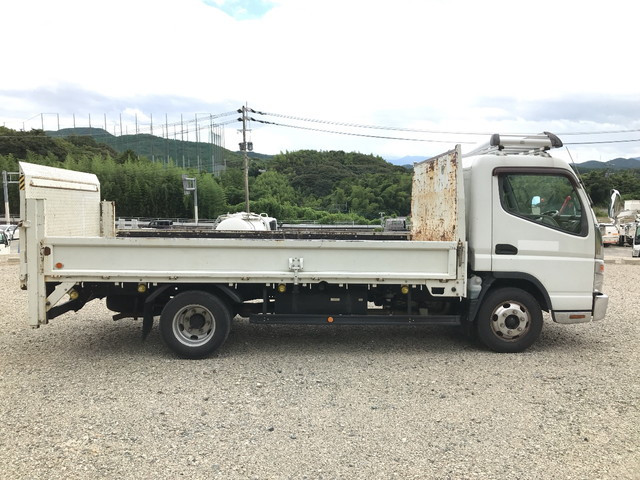 三菱ふそうキャンター平ボディ小型（2t・3t）[写真07]