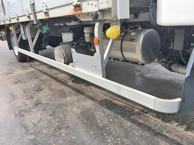 三菱ふそうファイターアルミウイング中型（4t）[写真23]