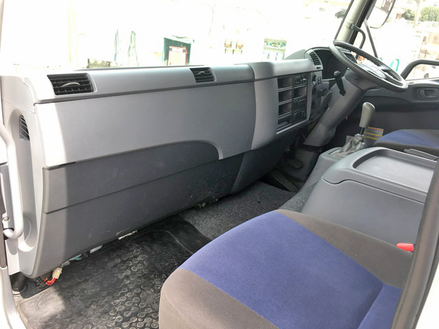 三菱ふそうファイターアルミウイング中型（4t）[写真32]