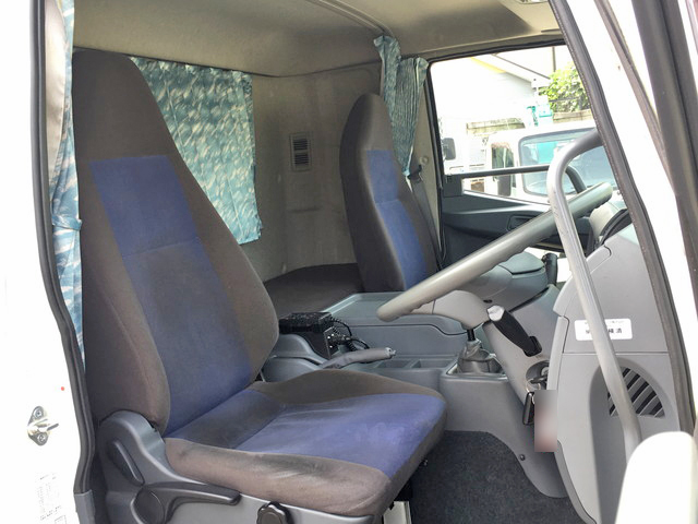 三菱ふそうファイターアルミウイング中型（4t）[写真34]