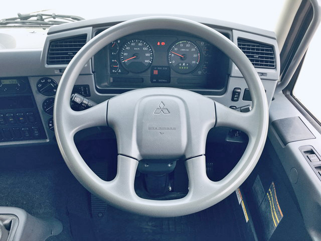 三菱ふそうファイターアルミウイング中型（4t）[写真36]